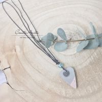 Halskette mit Herz-Anhänger aus Beton -Carpe Diem-